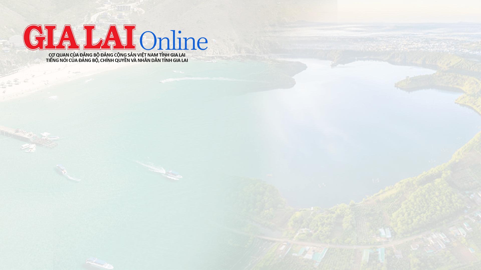 Chùm ảnh: Tỉ phú Bill Gates và bạn gái chơi tennis ở Đà Nẵng