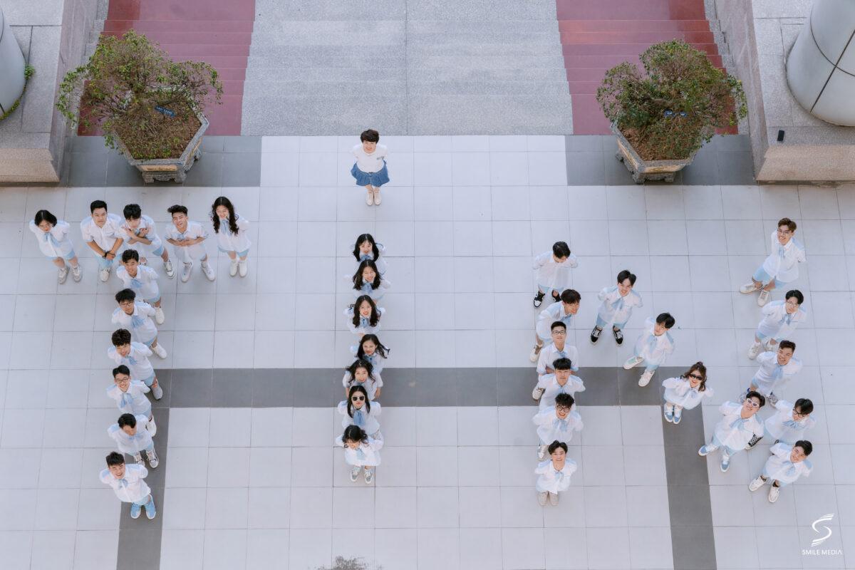 Xếp hình chụp ảnh kỷ yếu