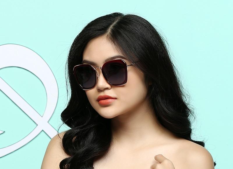 Gọng kính hình bướm : Phong cách gọng kính độc đáo!