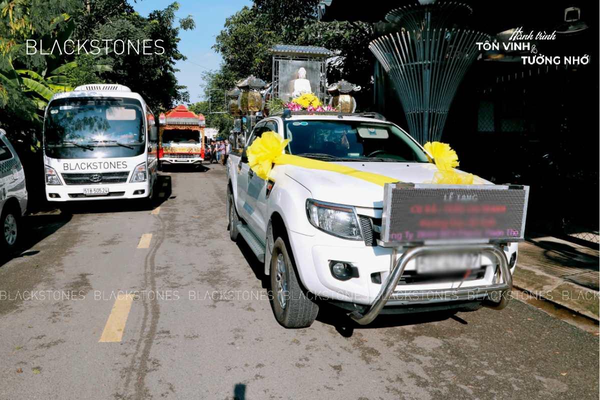 Quan tài trắng, Quan tài đỏ