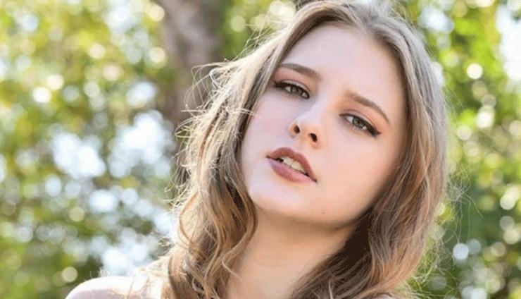 Melody Marks Là Ai: Khám Phá Nữ Diễn Viên Nổi Tiếng Gốc Mỹ