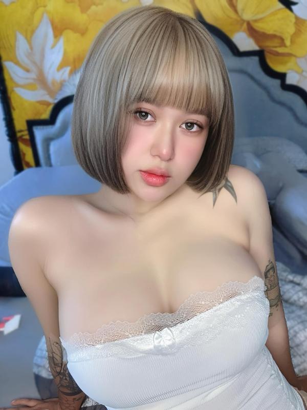 Suzie Nguyễn Onlyfans đầy cuốn hút.
