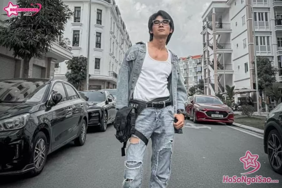 Huy Idol từ một thợ tóc trở thành hot mạng xã hội