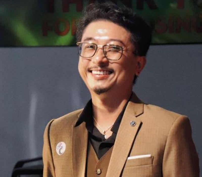 Hứa Minh Đạt tên thật là gì, sinh năm bao nhiêu, chiều cao