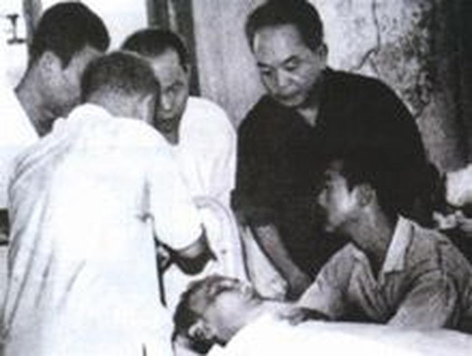 Phút lâm chung, Bác Hồ khóc khi Trung ương xin phép được lo “việc riêng” của Người - 1