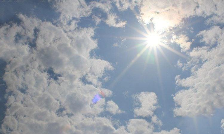 Có ánh nắng là có tia UV