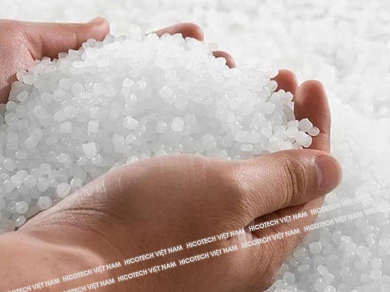 Phenol được sản xuất chủ yếu bằng hai phương pháp chính cumene và hydrophân benzen