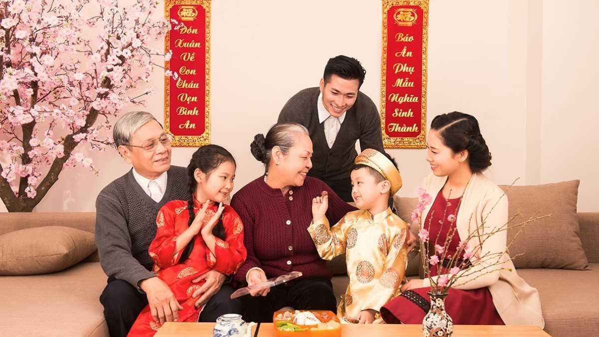 Lời chúc Tết người già, người lớn tuổi hay và ý nghĩa nhất