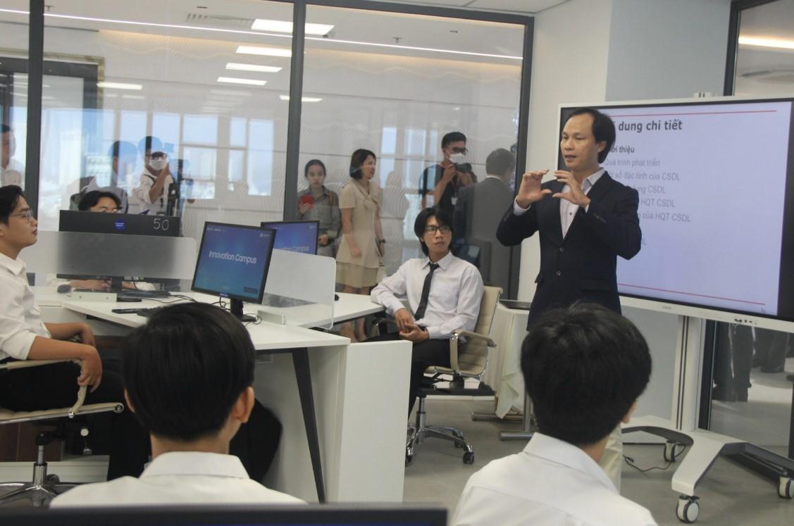 Năm nay điểm trúng tuyến vào Trường đại học Duy Tân cao nhất thuộc các khối ngành liên quan y dược