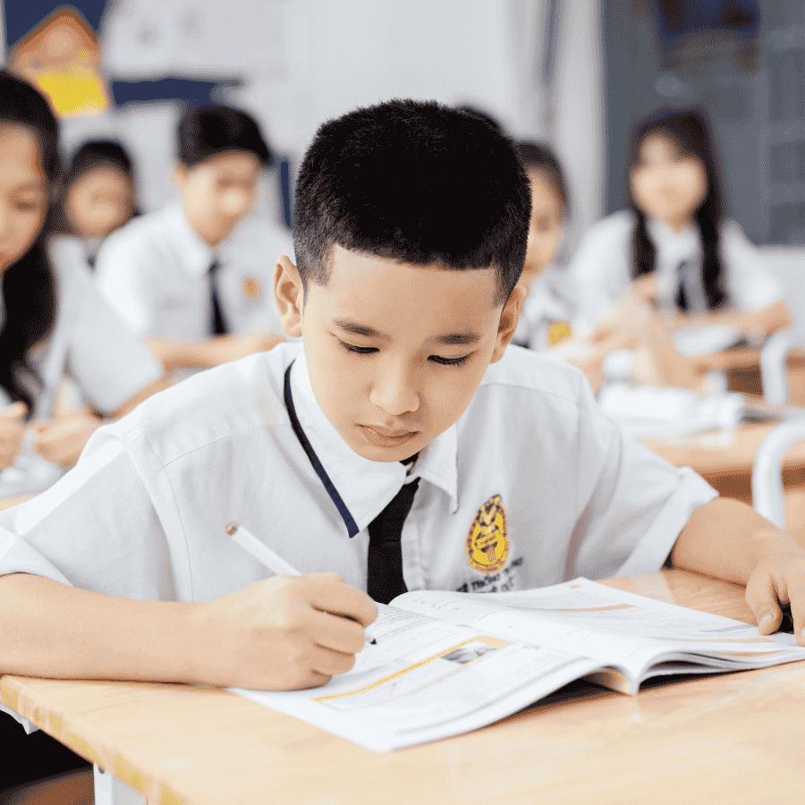 Cách học văn hiệu quả lớp 9 - Luyện viết thường xuyên