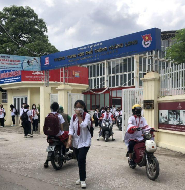 Trường THPT Hoàng Long, Hà Nội: Phụ huynh băn khoăn quỹ chồng quỹ