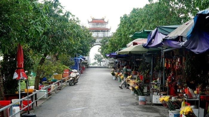 loi-tu-ngoai-dan-vao-chua.jpg