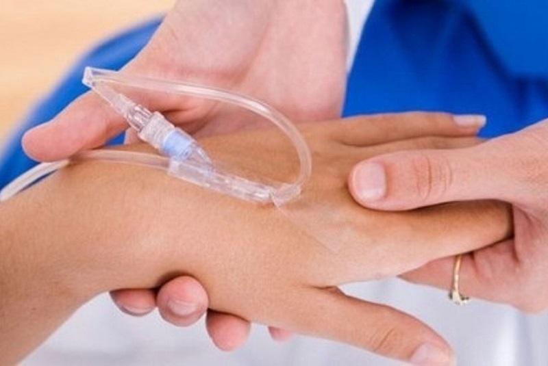 Dinh dưỡng tĩnh mạch hoàn toàn là gì - đó chính là thông qua đường tĩnh mạch để cung cấp mọi nhu cầu dinh dưỡng của người bệnh