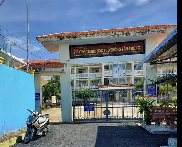 đánh giá Trường THPT Tân Phong có tốt không