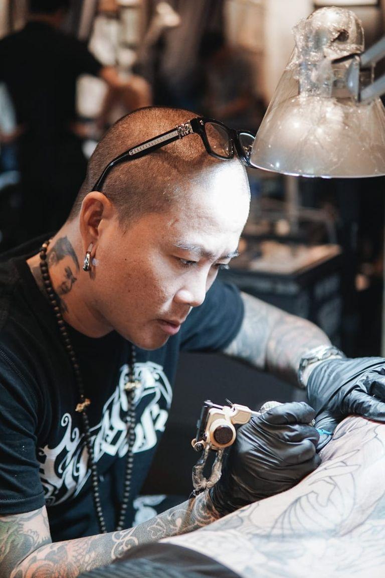 Nhagrave saacuteng lập Saigon Ink Danis Nguyễn