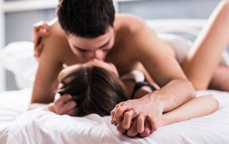 Xuất tinh ngoài âm đạo vẫn có nguy cơ mang thai