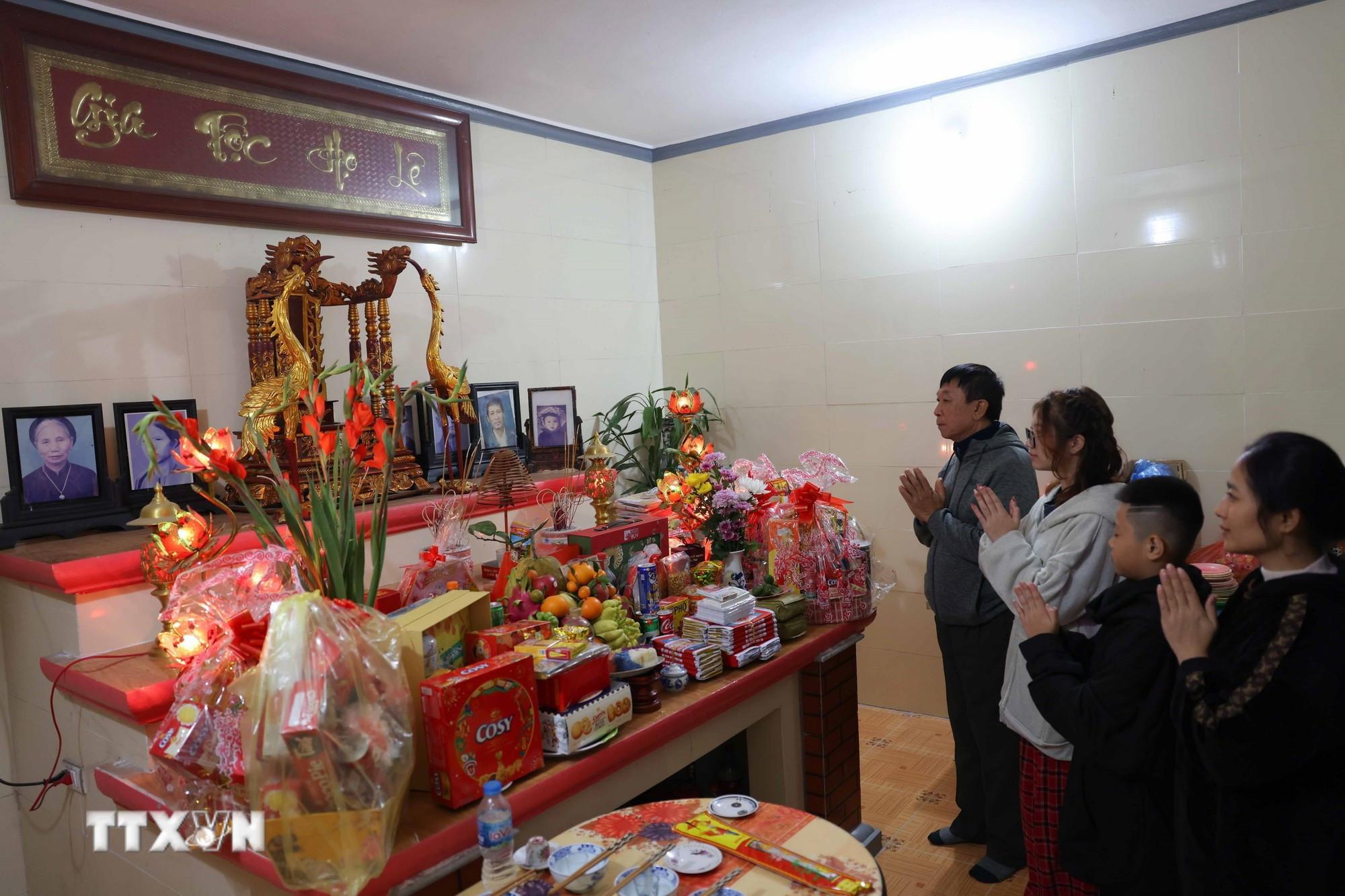 vnp-cung-giao-thua.jpg